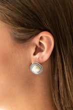 Load image into Gallery viewer, Earrings - FRONTIER-Runner - White

