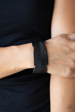 Load image into Gallery viewer, Bracelet - Whimsically Winging It - Black
